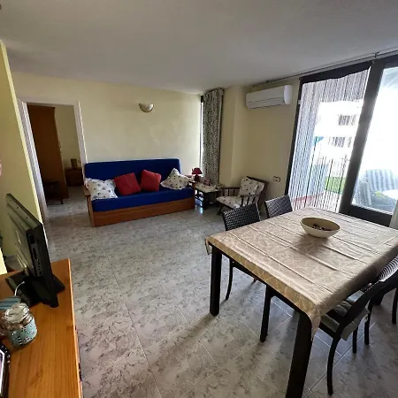 Apartmentos Eurohostal 1linea De Playa Fuentes *